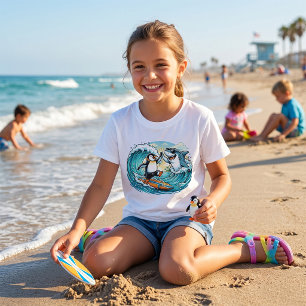 Camiseta Pingüino Surfista y Tiburón con Mano Alzada