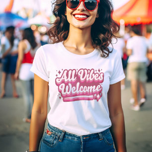 Camiseta Pink All Vibes Bienvenidos a la tipografía femenin