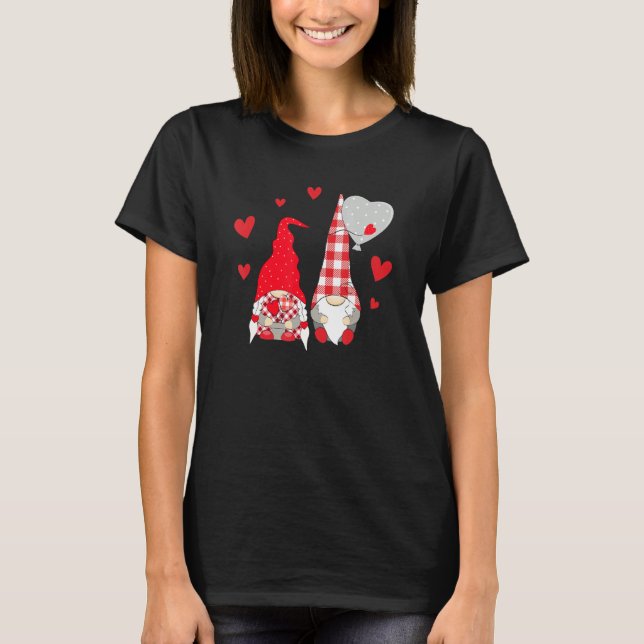 Camiseta Pink Gnome Love Plaid Heart Balloons Valentine's D (Anverso)