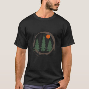 Camiseta pinos en un bosque