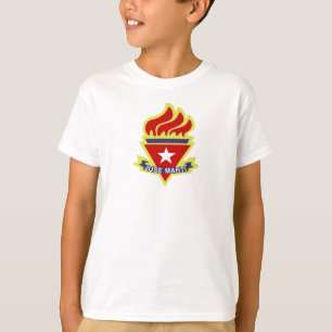 Camiseta pionera joven cubana