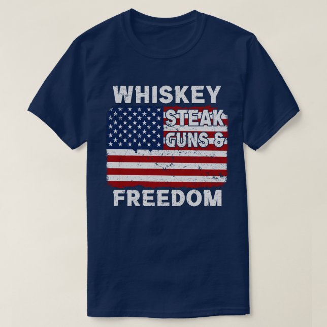 Camiseta pistolas de bistec de whisky y libertad (Diseño del anverso)