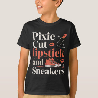 Camiseta Pixie cut lipstick and sneakers short hair style