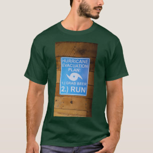Camiseta Plan de evacuación de huracanes Huida de cerveza