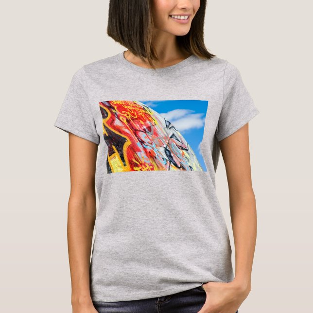 Camiseta planeta graffiti (Anverso)