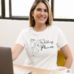 Camiseta Planificador De Bodas Para La Contratación<br><div class="desc">redacción del planificador de bodas con la silueta del día de bodas de novias y novios</div>