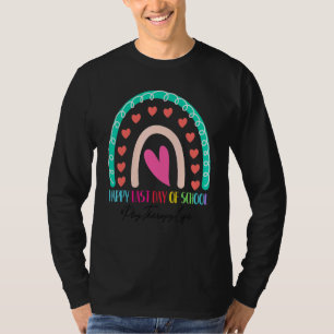 Camiseta Play Therapy Happy Last Day School Rainbow