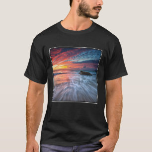 Camiseta Playa de piedra espectacular de la puesta del sol