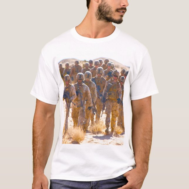 Camiseta PLAZA DE COMBATE DE EE. UU. - En Patrulla (Anverso)