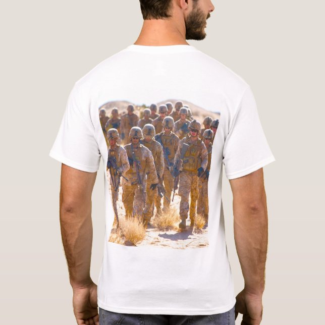 Camiseta PLAZA DE COMBATE DE EE. UU. - En Patrulla (Reverso)