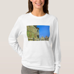 Camiseta plaza del casco antiguo rodeado de siglo XVI