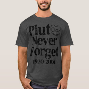 Camiseta Pluto nunca olvida 1930-2006