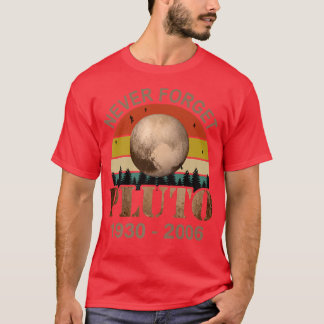 Camiseta Pluto nunca olvida el divertido espacio de astróno