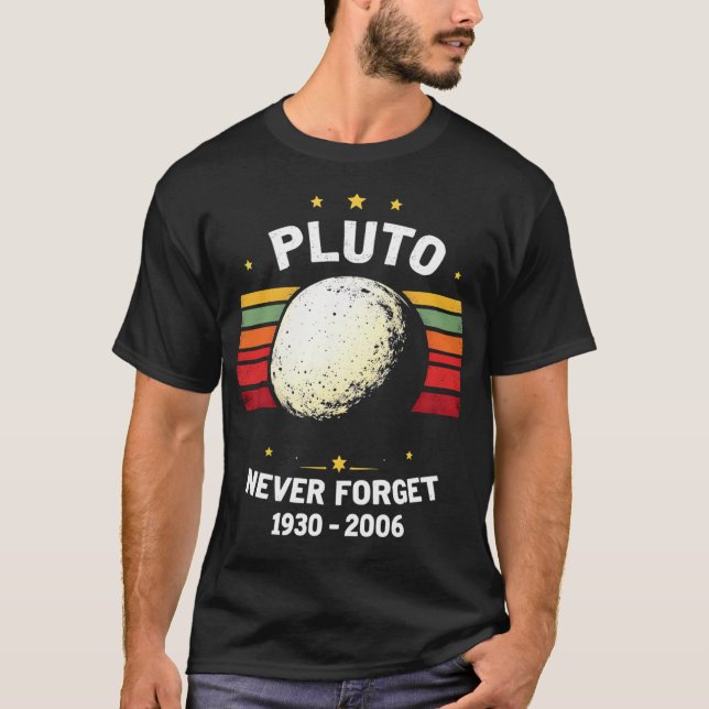 Camiseta Pluto nunca olvida el tributo vintage (Anverso)