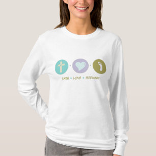 Camiseta Podiatry del amor de la fe