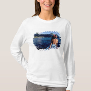 Camiseta Polinesia Francesa, Moorea. Mujer disfrutando de l