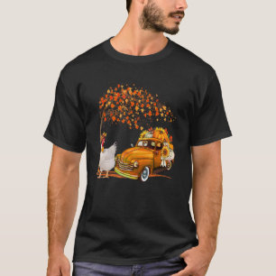 Camiseta Pollo con sombrero cae del árbol y lo recoge una c