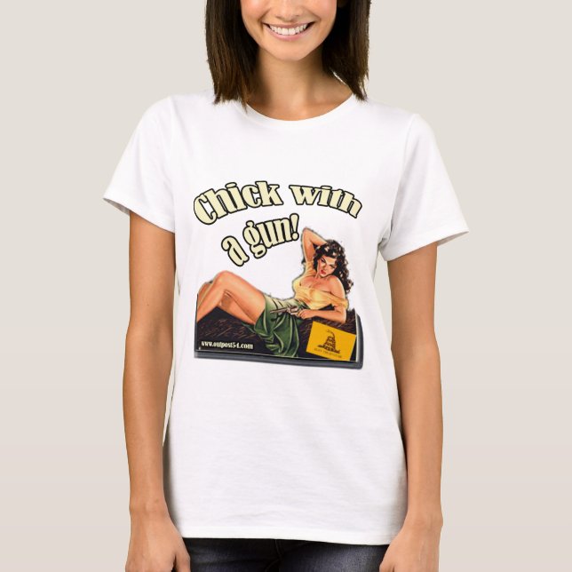 Camiseta Polluelo proscrito con un arma (Anverso)