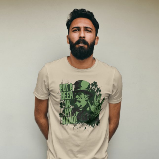 Camiseta "Pon una cerveza en mi mano" Día de San Patricio (Subido por el creador)