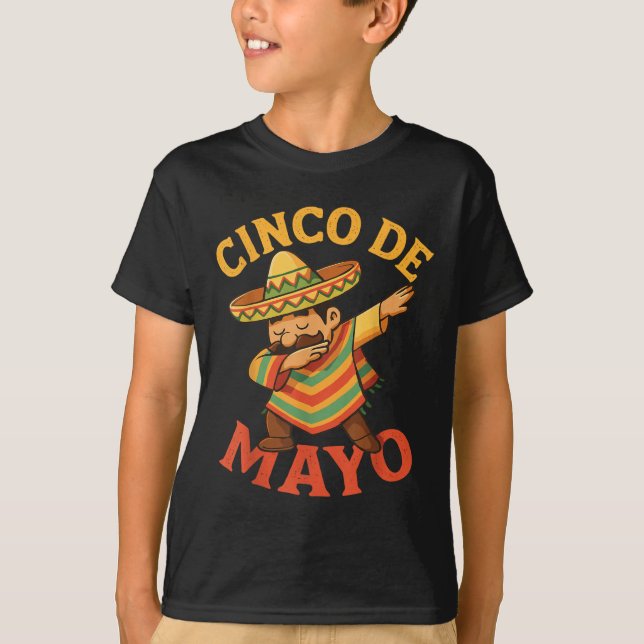 Camiseta Poncho Mexicano Dabbing Cinco De Mayo  (Anverso)