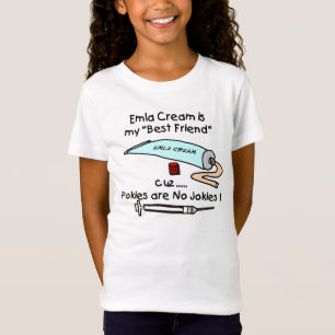 Camiseta poner crema de Emla de la ayuda del