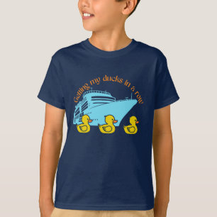 Camiseta Poniendo Mis Patos de Crucero en Fila