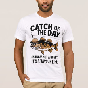 Camiseta Por cada aficionado a la pesca