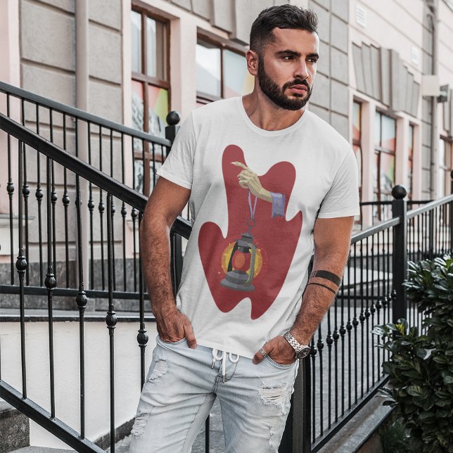 Camiseta Portando Una Linterna (Subido por el creador)