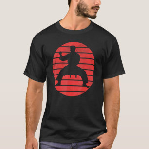 Camiseta Pose Divertida de Karate Silueta Sobre un Fondo de