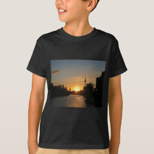 Camiseta Postales nocturnas de Berlín Alemania Fernsehturm
