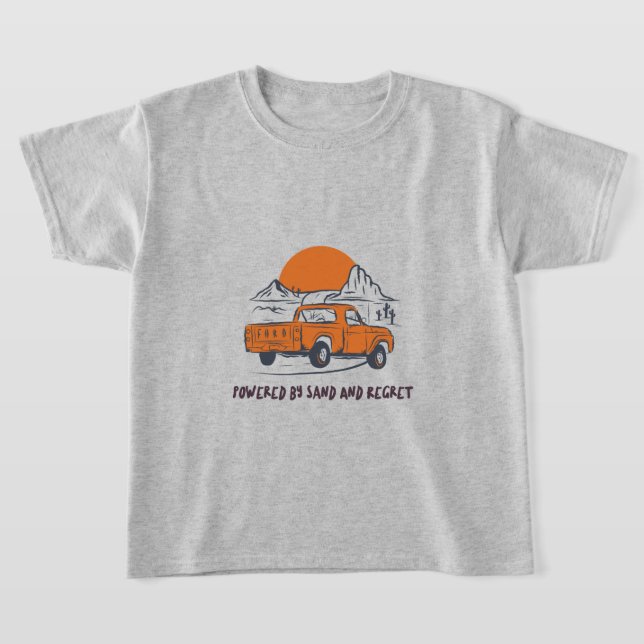 Camiseta Powered By Sand And Regret Desert Camping (Distribución)