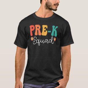 Camiseta Pre K Squad Retro Groovy Vintage Happy First Day O