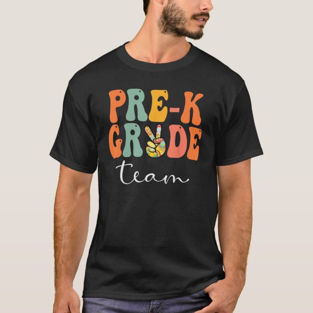 Camiseta Pre K Team Retro Groovy Women Happy First Day Of S (Anverso)