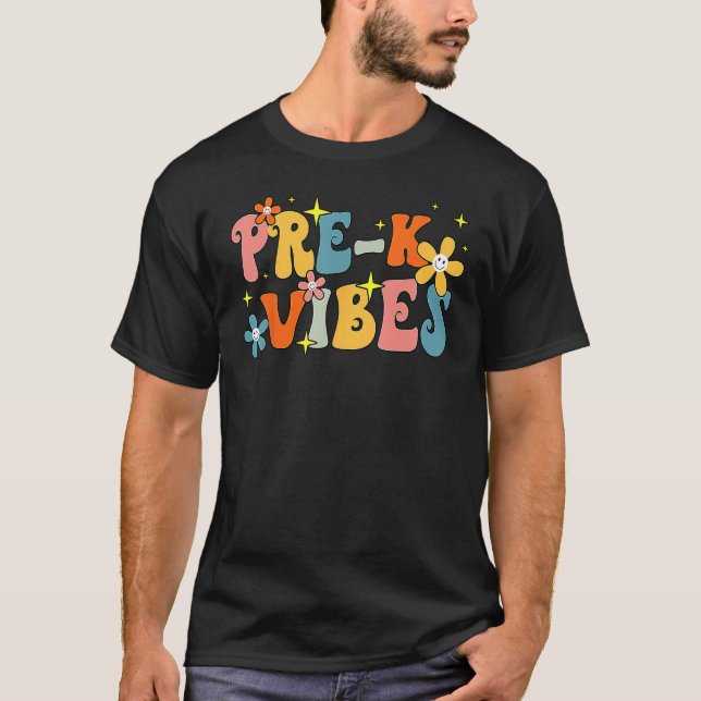 Camiseta Pre K Vibes Pre Kindergarten Team Groovy 1st Day O (Anverso)