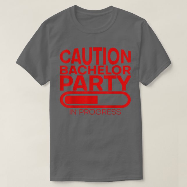 Camiseta Precaución Fiesta de Soltero en Curso ---  (Diseño del anverso)