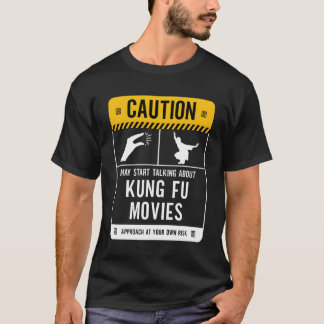 Camiseta Precaución puede causar asombro por Kung Fu Movies