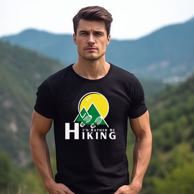 Camiseta Prefiero estar haciendo senderismo por los hombres (Subido por el creador)