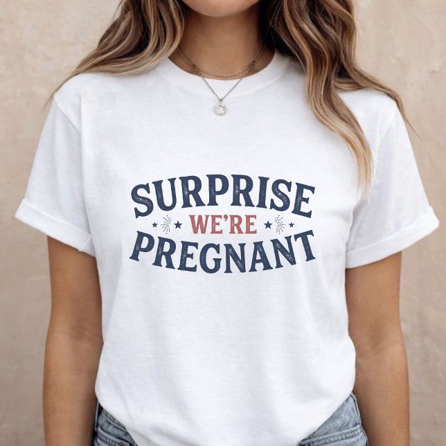Camiseta Pregnancy Announcement Mom to Be 4th of July (Subido por el creador)