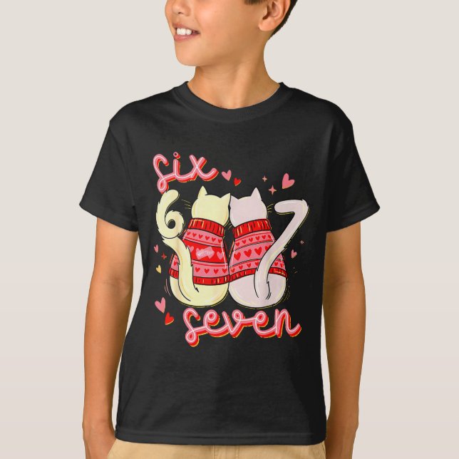 Camiseta Preppy 67 Valentine Six Seven Cat 6 7 Men Women Ki (Anverso)