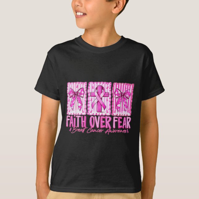 Camiseta Preppy Faith Over Fear Breast Cancer Bow Warrior C (Anverso)