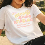Camiseta Preppy sigue siendo asombrosa cara de sonrisa de e<br><div class="desc">La confianza de un niño al estilo de un adormidera es una camisa de refuerzo. Las lecturas siguen siendo sorprendentes con una cara sonriente con ojos estrellados y rayas arcoiris en amarillo pastel, coral, diseño de camisetas rosas. Personalice su propia elección de texto adicional, que actualmente dice, para que no...</div>