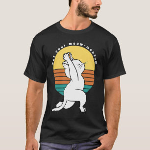 Camiseta Presenta tu Gato De Yoga Meow Mentum Retro