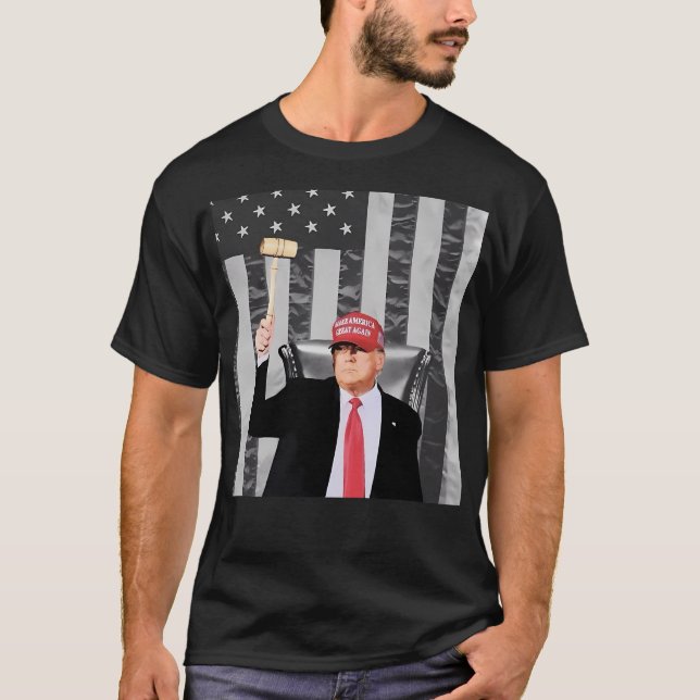 Camiseta Presidente Trump con Gavel (Anverso)