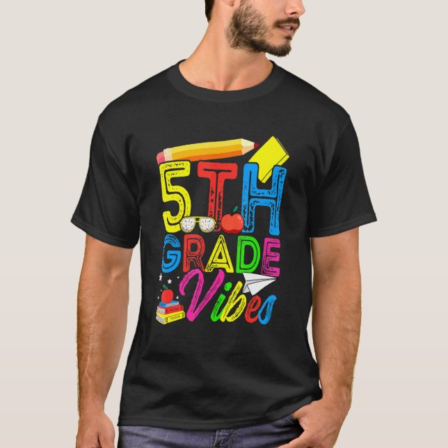 Camiseta Primer Día De La Escuela De 5º Grado Vibes De Vuel (Anverso)