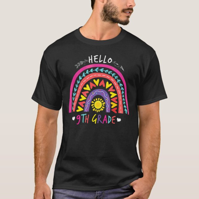 Camiseta Primer Día De La Escuela De Arcoiris Hola Enseñanz (Anverso)