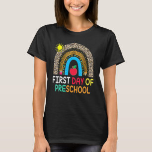Camiseta Primer día del profesor de arcoiris de preescolar 