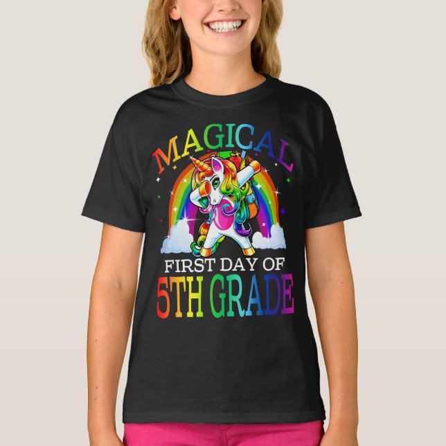 Camiseta Primer Día Magico De Unicornio De 5º Grado (Anverso)