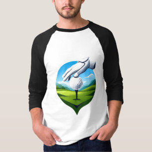 Camiseta Primer plano de pelota de golf en tee con guante