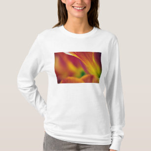 Camiseta Primer plano del envés de la flor de tulipán, 4