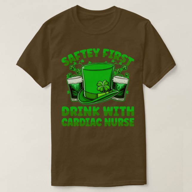 Camiseta Primera Bebida Segura Con Una Cerveza De Enfermerí (Diseño del anverso)